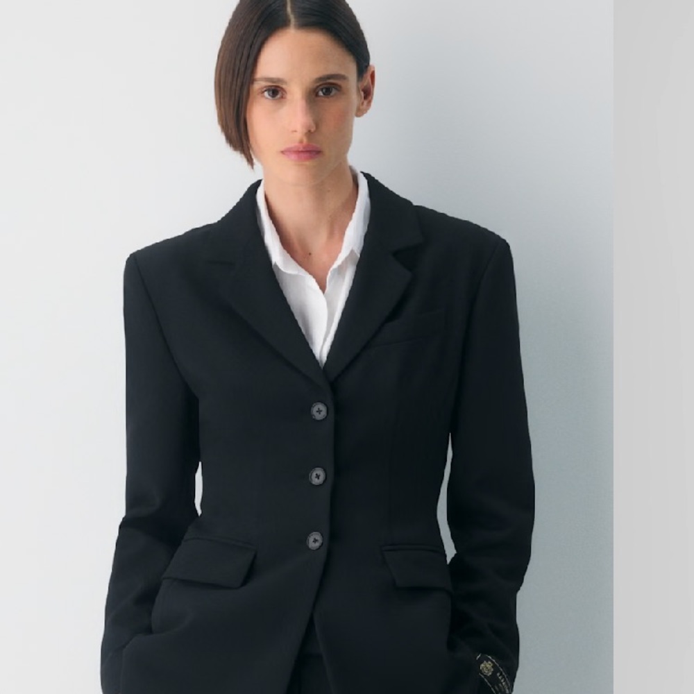 Aritzia Standout Black Blazer NWOT